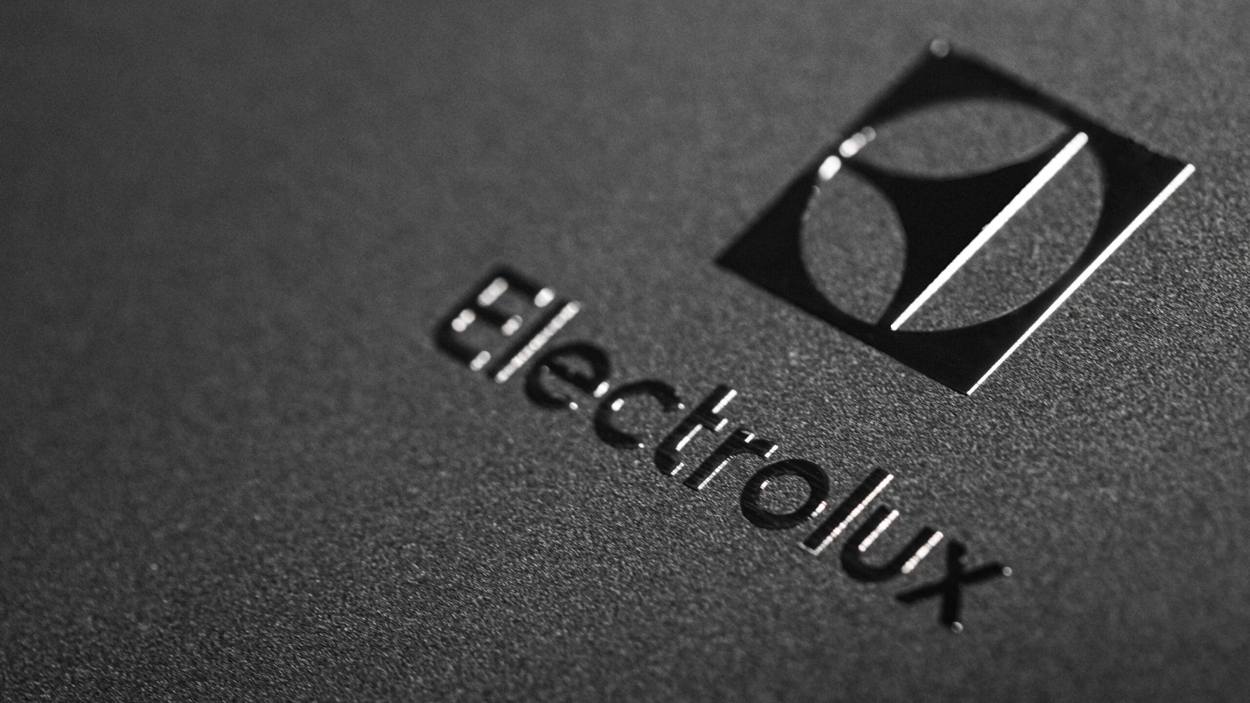 _SeriartG2-metal-decals-logos-dx